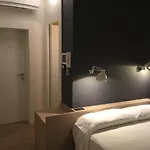 Acquapazza Restaurant & 4*