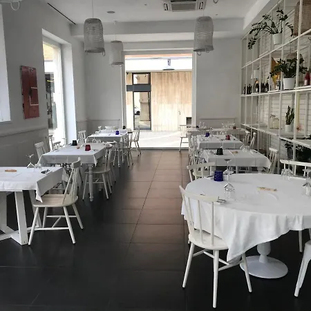 Acquapazza Restaurant & Guest house